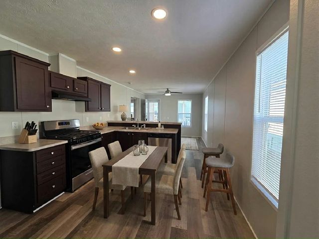 Building Photo - 225 Cardinal Ln
