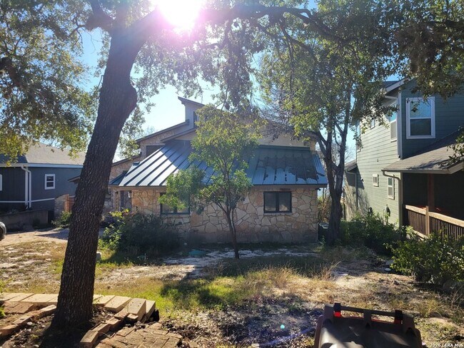 Building Photo - 2059 Glenn Dr