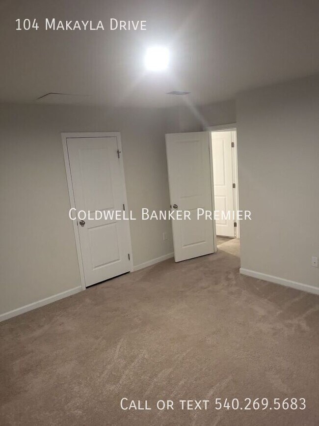Building Photo - 104 Makayla Dr