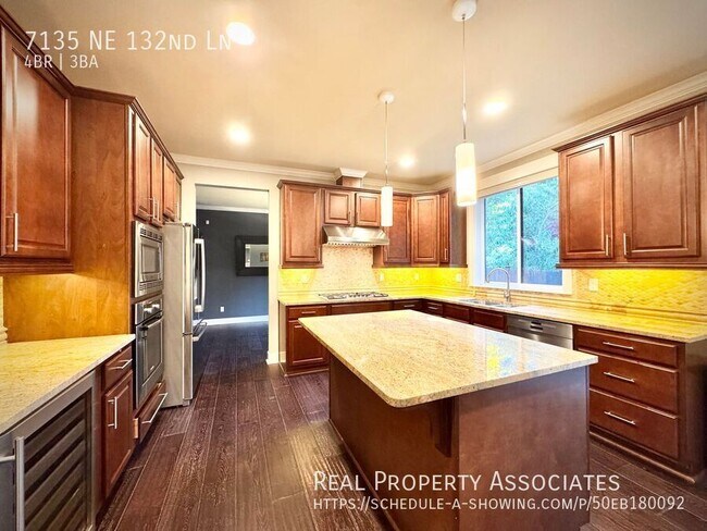 Building Photo - 7135 NE 132nd Ln