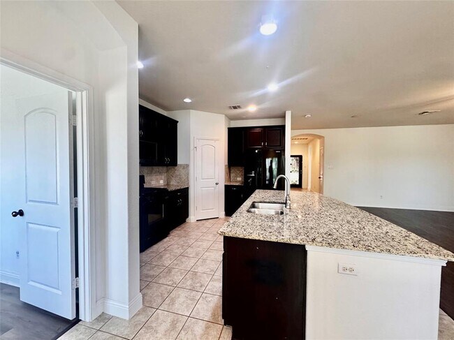 Building Photo - 3032 Angelina Ct