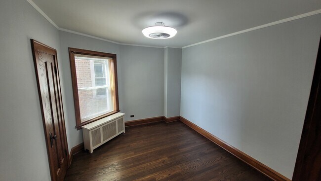 Building Photo - 5228 W Hutchinson St