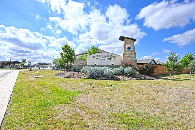 Building Photo - 963 Steeplebush