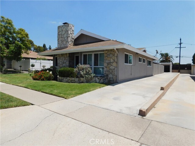 Building Photo - 700 Ridgeway Ln