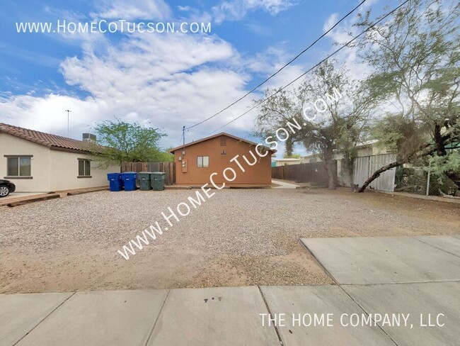 Building Photo - 750 W 41st St