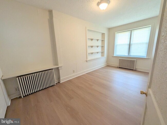 Building Photo - 7 Dresser Ave