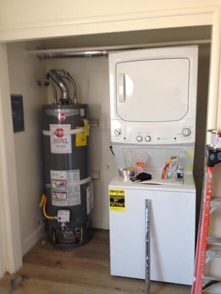 Laundry closet - 375 Delmas Ave