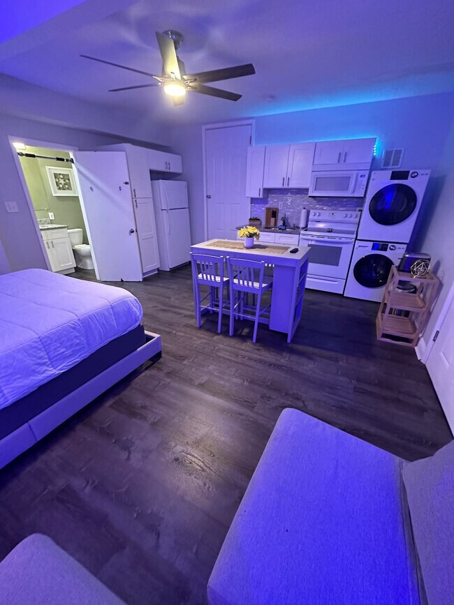 Building Photo - 3317 W St Conrad St