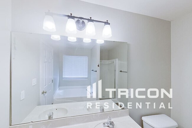 Building Photo - 745 Diamond Pointe Ct