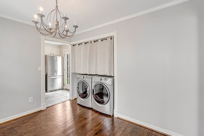 Building Photo - 1004 Lawrence St