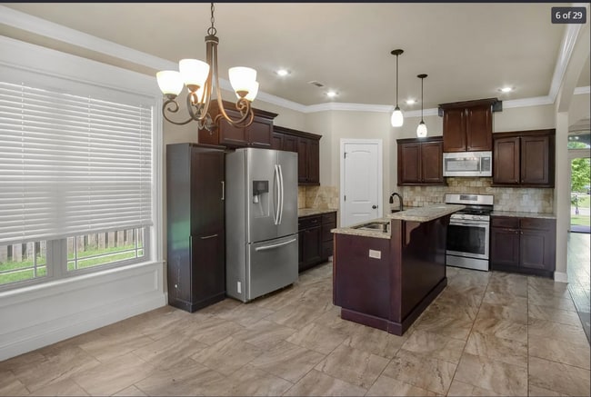 Building Photo - 2300 SW Chaddington Rd