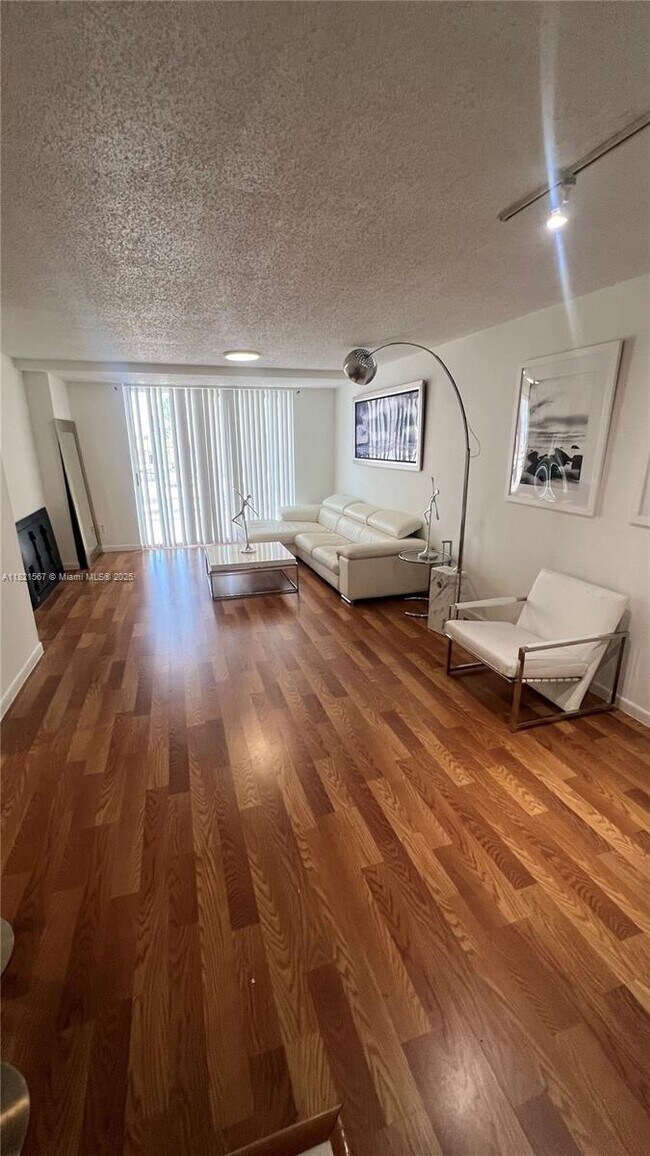 Building Photo - 770 Claughton Island Dr