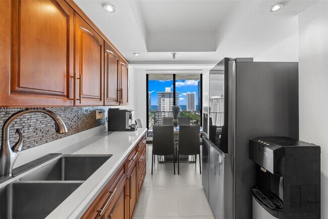 Building Photo - 290 174th St St