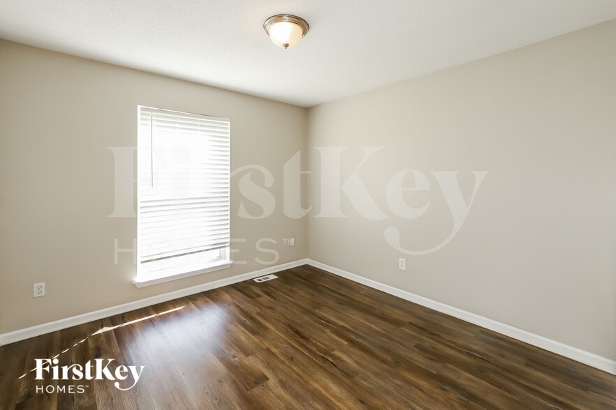 Building Photo - 8024 N Spruce Ave