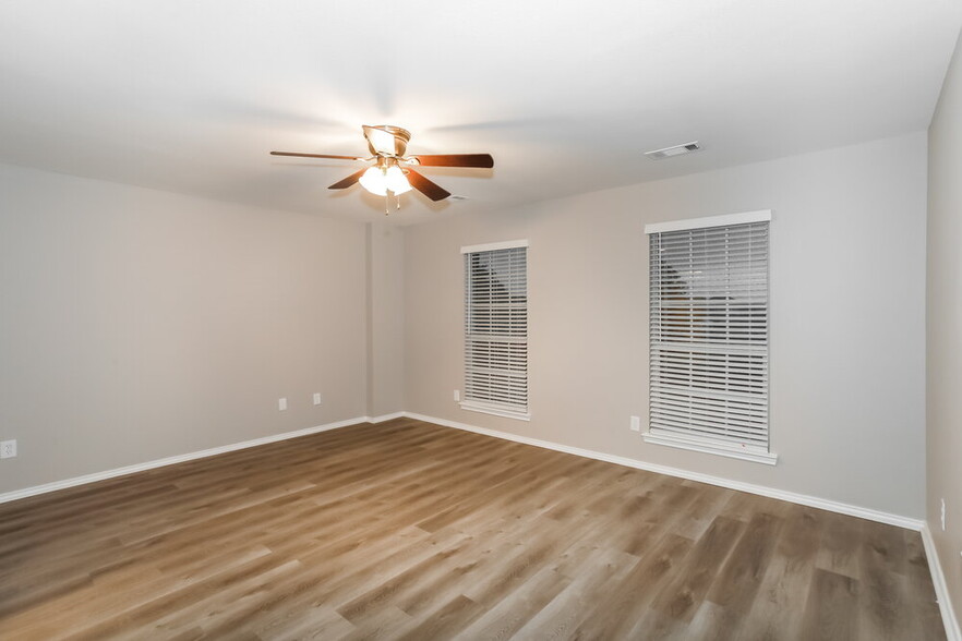 Building Photo - 1405 Pochard Dr