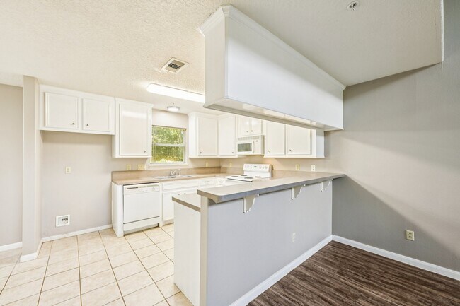 Building Photo - 100 Westpark Dr