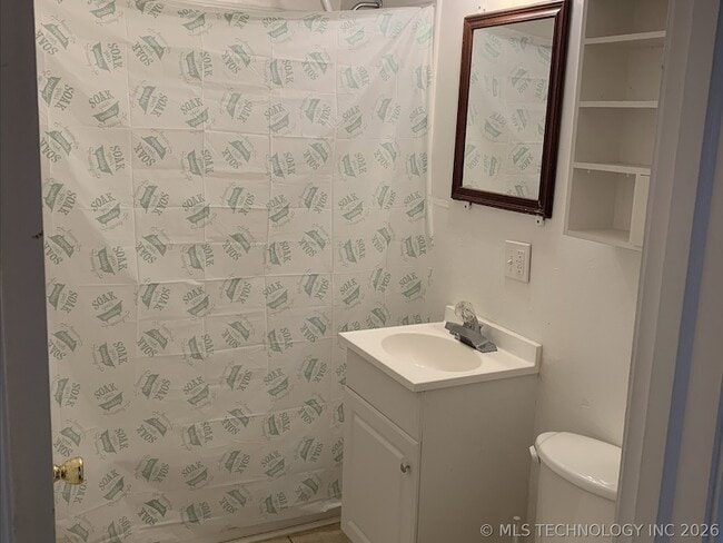 Building Photo - 220 S 70th E Ave