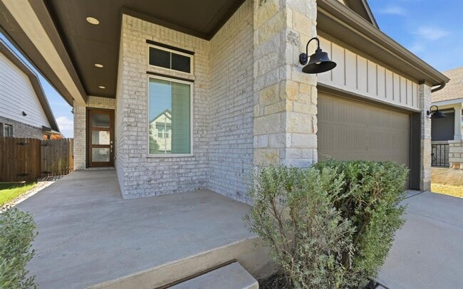 Building Photo - 13101 Brave Tenderfoot Trl