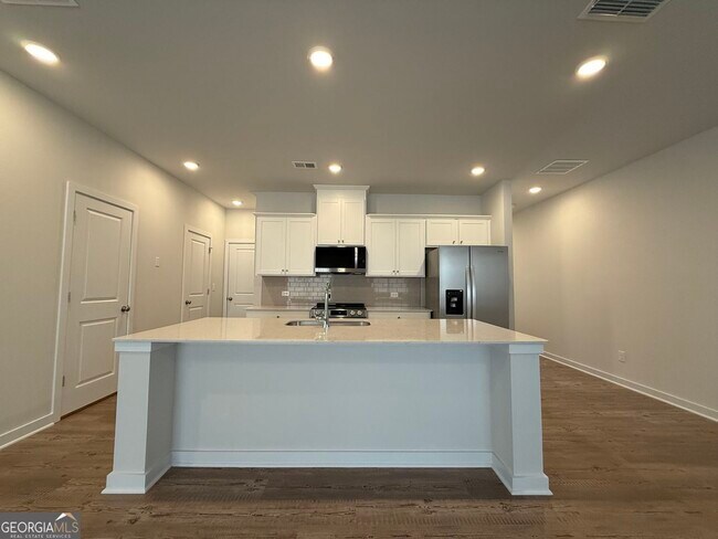 Building Photo - 7309 Mulberry St