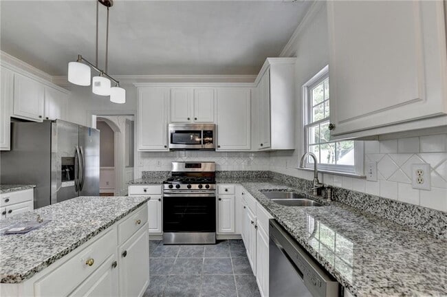 Building Photo - 2072 Fairport Way