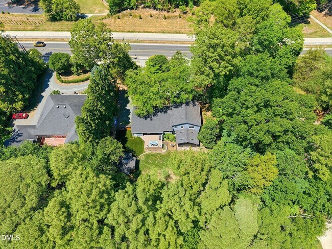 Building Photo - 603 N Estes Dr