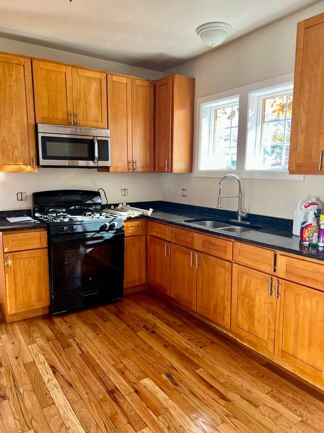 Building Photo - 1741 N Long Ave