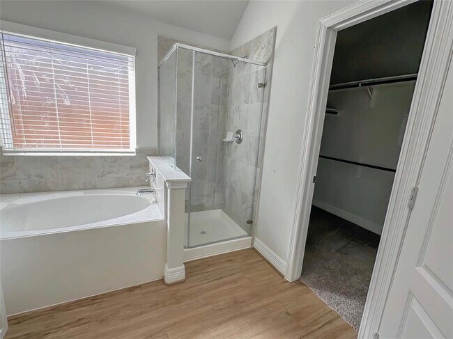 Building Photo - 27150 Grey Fox Run