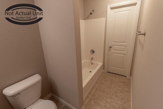 Building Photo - 7392 Arratt Ct