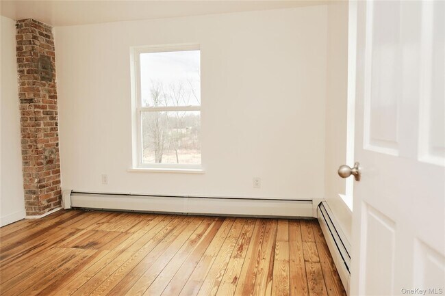 Building Photo - 5728 209