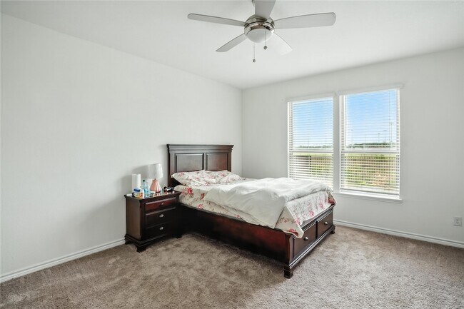 Building Photo - 604 Bronze Forest Dr