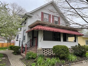 Building Photo - Charming 3-Bedroom Home with Classic Appea...