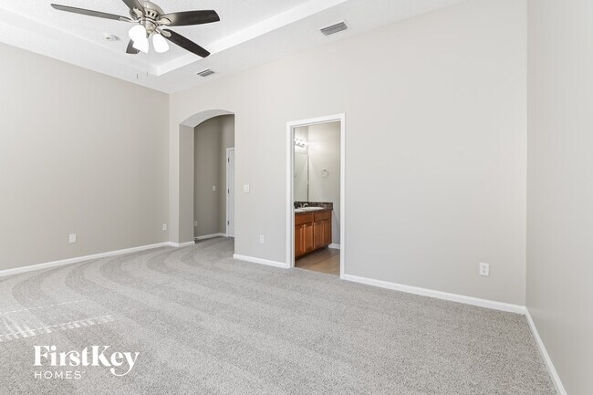 Building Photo - 5184 Johnson Lake Ct