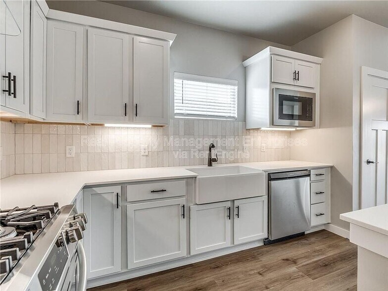 Building Photo - 8104 NW 151st Cir