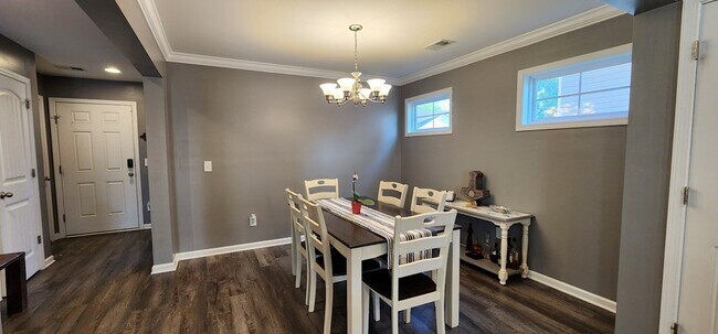 Building Photo - 354 Niblick Dr