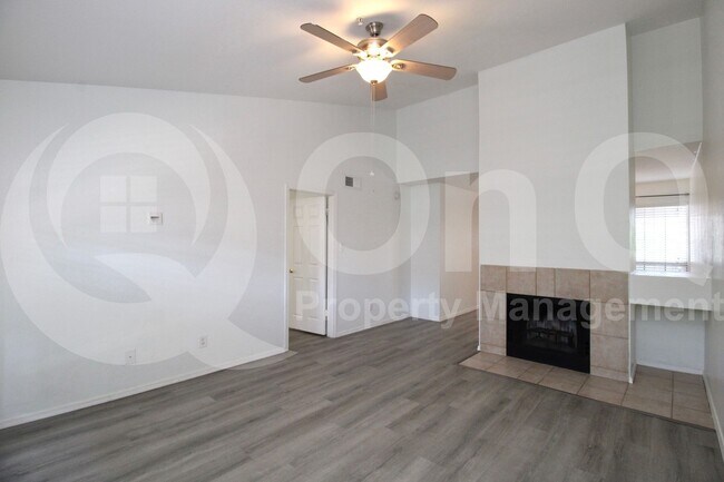 Building Photo - 5950 N 78th St