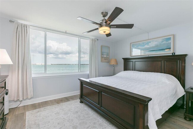 Building Photo - 5729 Del Sol Blvd