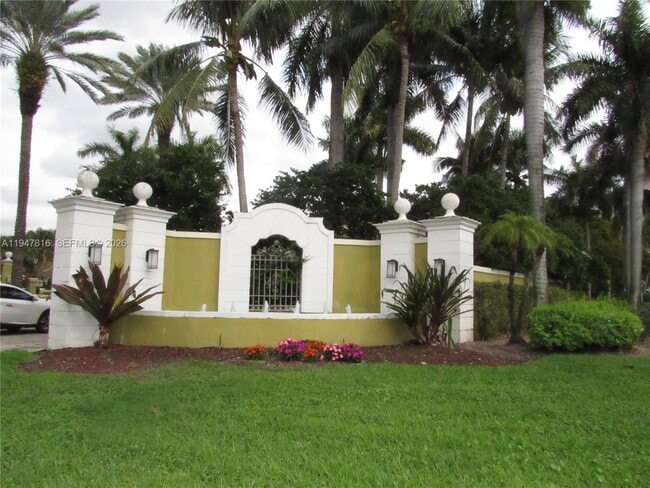 Building Photo - 2401 W Preserve Way