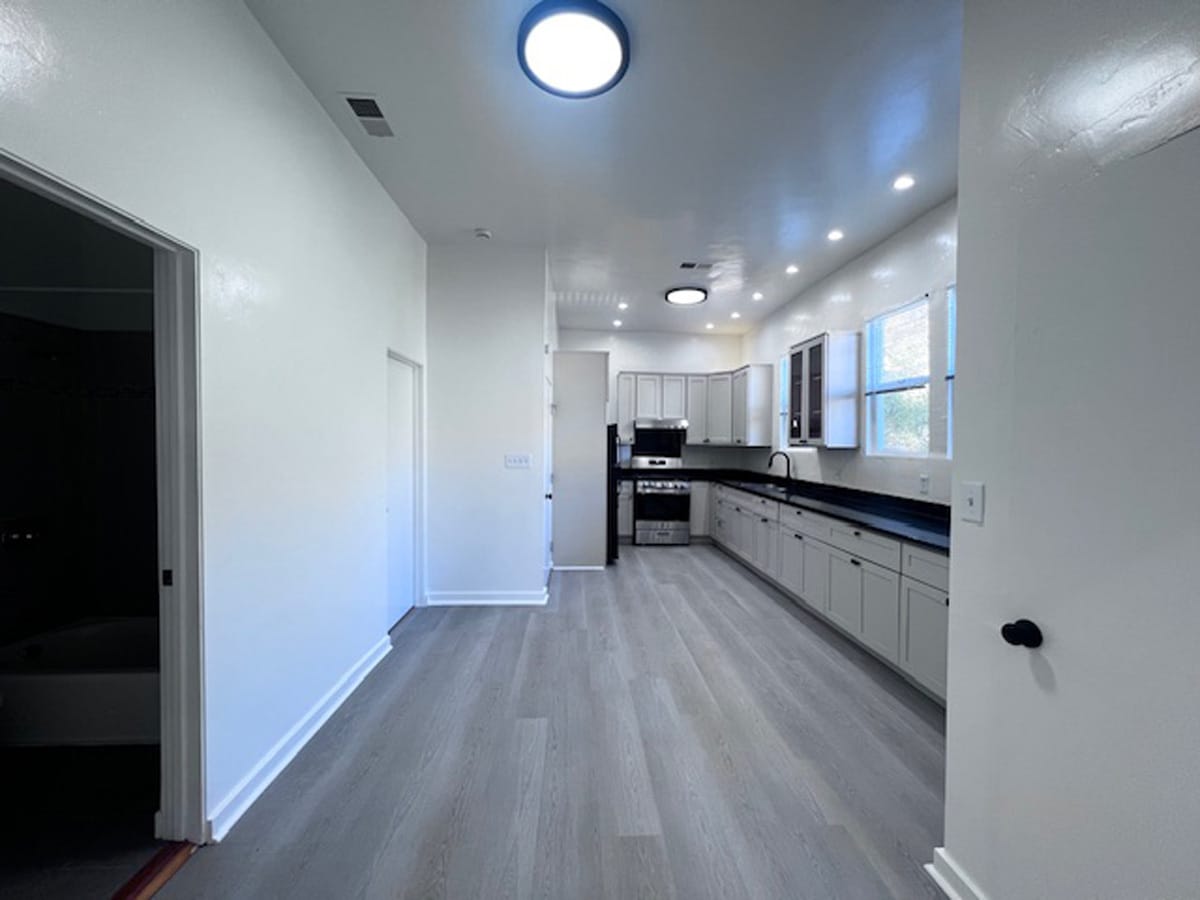 Building Photo - 1039 Peralta St