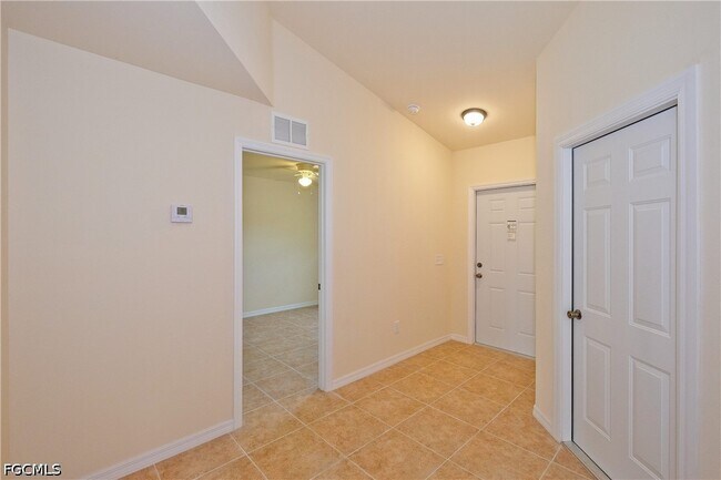 Building Photo - 615 SE 6th Terrace