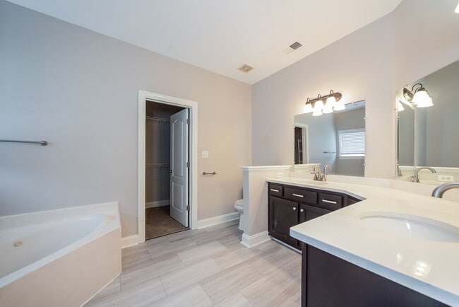 Building Photo - 6416 Arbor Lake Dr E