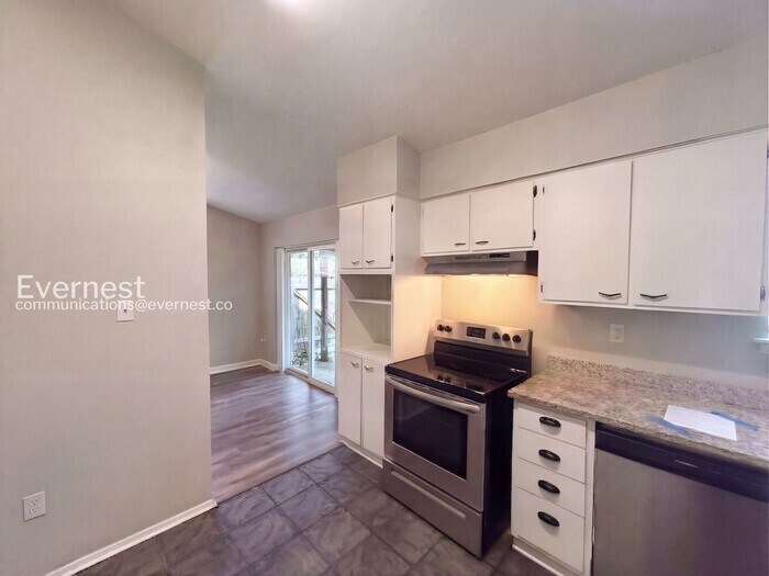 Building Photo - 8694 Yorktown Dr