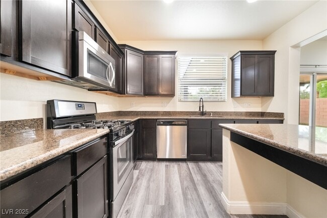 Building Photo - 436 White Heart Rd