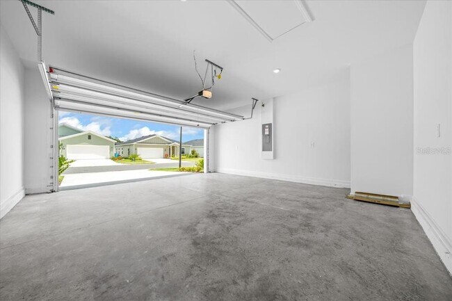 Building Photo - 6596 SW 89th Ln