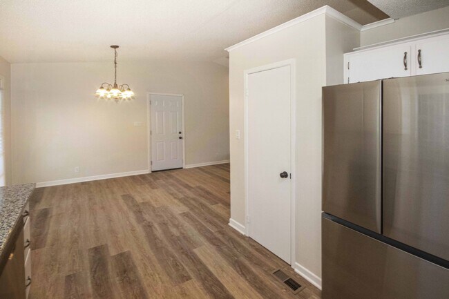 Building Photo - 6600 Woodcock Cir