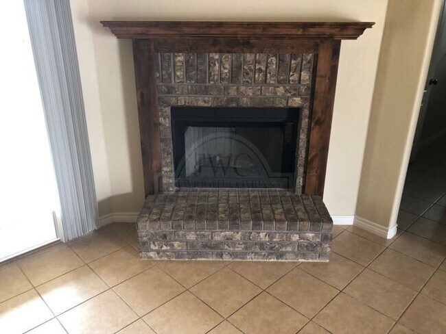 Building Photo - 301 Vega Ln