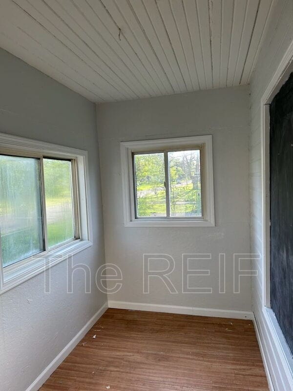 Building Photo - 1082 W Juliah Ave