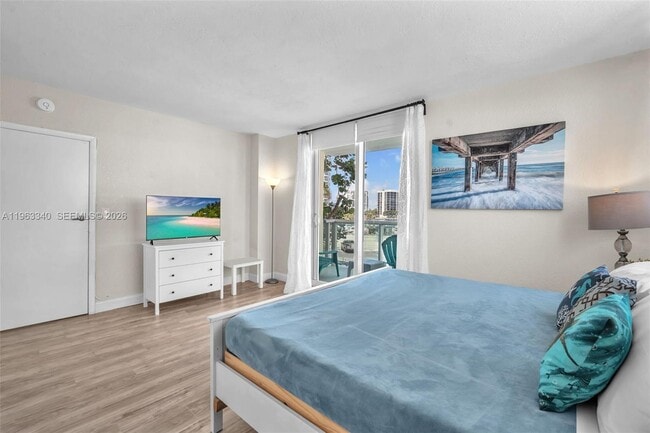 Building Photo - 3801 S Ocean Dr