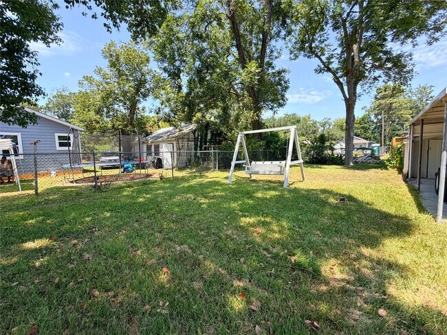 Building Photo - 310 E Jack Ave