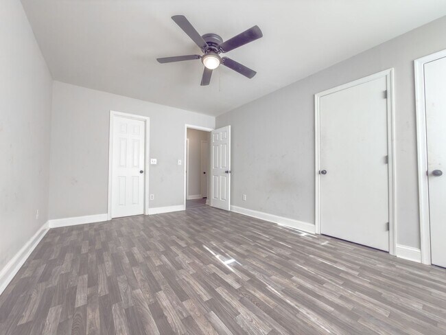 Building Photo - Stylish 2BR Townhome in West Ashley – Modern Living in a Prime Location!