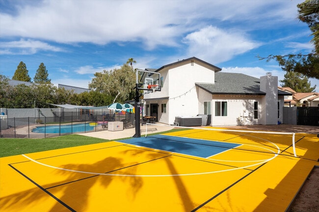 Building Photo - 15232 N 49th St